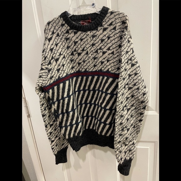 Vintage Cambridge Classics wool sweater medium - Picture 7 of 8